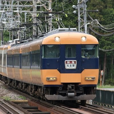 近鉄を中心にいろいろ撮影しています。
鉄道撮影を始めて20年近くになりますが、あれやこれやと楽しく何でもかんでも撮りに出かけています。
仲間内では雑食鉄と言っていますが、鉄道全般が好き、ということで(笑)。
鉄のネットワークが広がるのは楽しいことですので、フォローや投稿記事のRTは歓迎します。