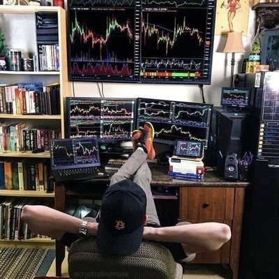 Hi, I'm Usman a crypto futures trader 🚀
VIPs SIGNALS up to 1000% profit to buy/sell ALTcoins on my Telegram & Discord.
📨 my DM's are OPEN for Crypto Caller!