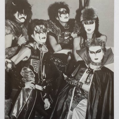 Mukakin_Kabu's profile picture. 平成23年6月お試しで国産カブト飼育開始。平成29年12月から本格的にカブクワ飼育初めました。現飼育種:マレーヒラタ・マナドヒラタ・本土ヒラタ・ニジイロ・パプキン・能勢YGオオクワ・ニシヤマイギラファ・スマトラコーカサス  マレーヒラタでのレコード狙ってます。令和4年現在最高93.1mm