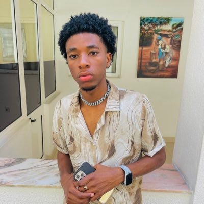 Richtchely20's profile picture. 