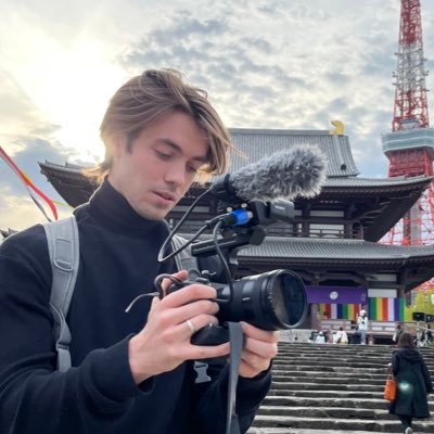 Journaliste vidéo @le_Parisien. Derrière une caméra ou en train d'animer des cartes. L'Auvergne dans le cœur, Tokyo dans la tête.