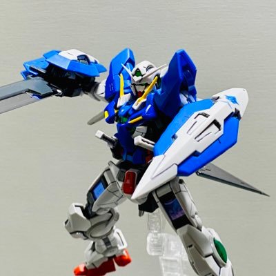 ガンダムと野球とラジオが好きです(^_^)