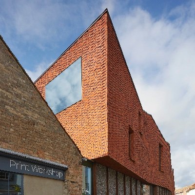 Museum and art gallery in Sudbury, Suffolk. Birthplace of Thomas Gainsborough. Open daily, 10am–5pm.