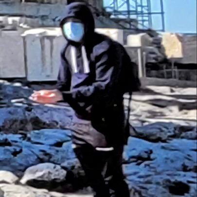 Ziroud1's profile picture. 'Peu à peu, le rêve s'infiltre, la tâche d'or s'étend'.