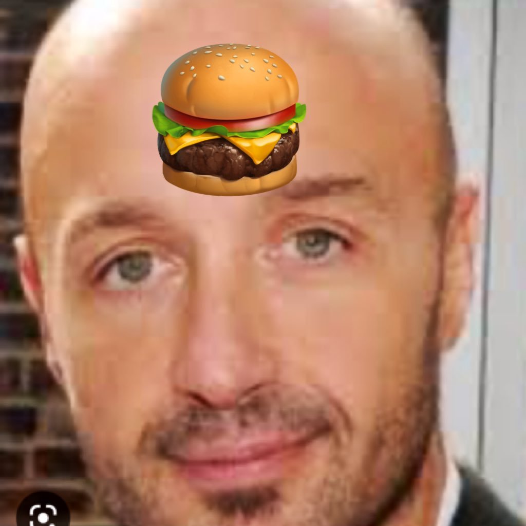 ciao sono Beppi Magellano #fandibastianich e mi piacie suo panini al McDonald e molto buono ☺️❤️