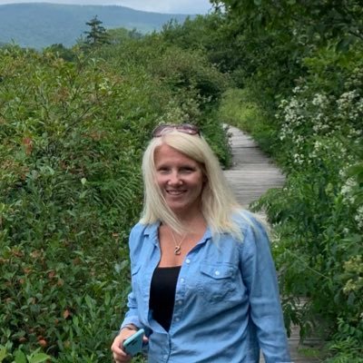 Wife | Mother 👨👩👧👦 | Teacher 👩🏫 | Bibliophile 📚| Podcast Addict 💻 | Fierce advocate for Truth ✝️