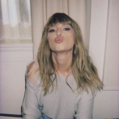 averondale's profile picture. will smiled the way lucifer might have smiled, moments before he fell from heaven ~ ☾☾ cr: emergency contact - these violent delights