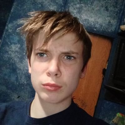 Hey there, I'm a youtuber. I also love my fans. You can ask me anything!