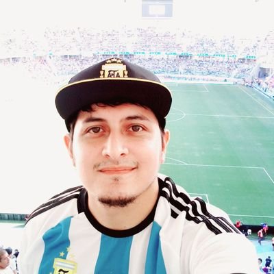 Oranense / Salteño

Bostero 💙💛💙 
Partidario de J. Armando y soldado de Román 🔟

#Música #Fútbol 🎸⚽️
