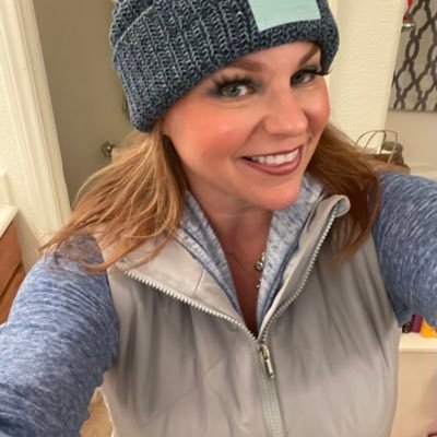 B_Mac_27's profile picture. Made in Detroit. Educated in the streets and the classroom. Love all things #Detroit & #MSU #VGK STH. I love laughing, food,sports,&smiling! 🇺🇸