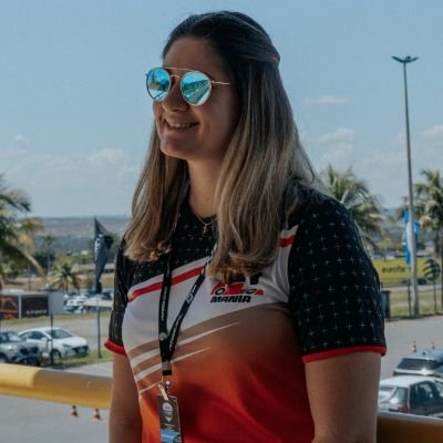 YT: elasnapista. Mulheres no esporte a motor. Torcida para o Sutil. Pode me encontrar também como editora do @sitef1mania