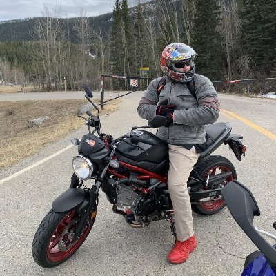 A 30 year old gamer with a beautiful wife, 3 kids, German Shepard and A Tabi. I live in the alberta mountains in Canada. Come hang out with me on twitch!