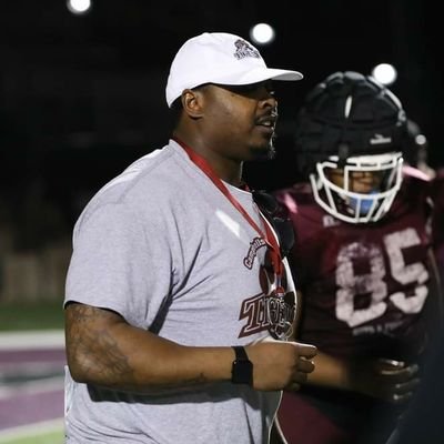 Defensive Line & Recruiting Coordinator at Campbellsville U. Former UGA Bulldog former NFL Player For the Philadelphia Eagles in 2010. John 3:16 Phi Beta Sigma