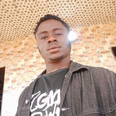 singer, song writer,dancer...
full attention to Davido...