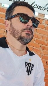 Segue ai, mas tô sem rumo! @atletico GALO DOIDO na veia! Diversão, informação e Mercado. Sem mimimi por favor! Não me leve mto a sério!!
