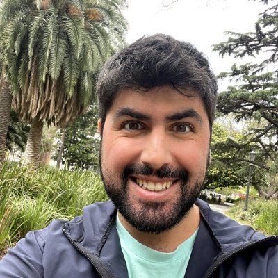 ☕️ Coffee addict.
🕹️ Product Designer.
🫶🏼 Team work lover.
🗣️ Communication enthusiast.
✈️ Digital Nomad.
