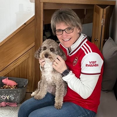 lindseyloola's profile picture. 