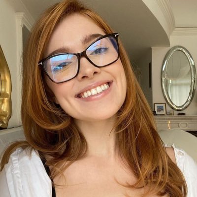 tinarosee2's profile picture. 