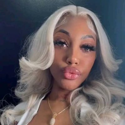 I’m here looking for something serious I’m looking for the right guy 😇
