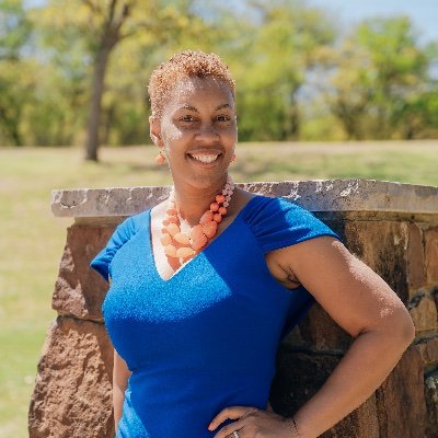 Associate Professor of Social Work @UTArlington School social work and racial justice research...Wife, Mom, Daughter, Volunteer, & Thankful #Livelikeyouredying