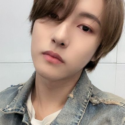 rhapsoady's profile picture. “renjun is my tomorrow”