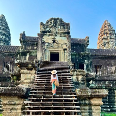 CarolManila's profile picture. Lifelong learner. Happiest when I'm ✈️ 🌏 🚙 🏝👙 🌊 🤿  🎶 🤟🏽 🍻 ☕️ 🍷 👜 💄 👠