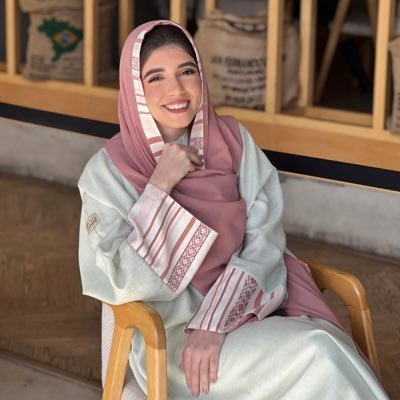 Designer & artist on her way 🎨 | Co-founder of SANAA ABAYAS