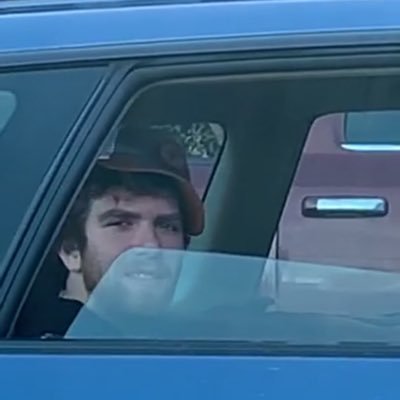 PooleParty32's profile picture. 