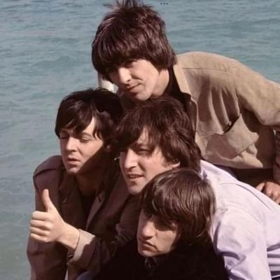 Hi #beatlestwt, this is an account dedicated to daily pics and more of @thebeatles :)