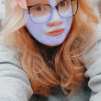 Hollie_x13's profile picture. 