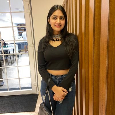 Aditisoni26's profile picture. An overthinker