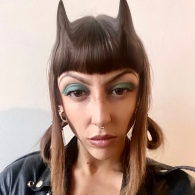 loreoxford's profile picture. Sent here from another dimension.