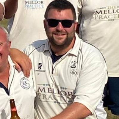 👨👩👧 family first
🏏 LCC
🟡⚫ ⚽ Littlehampton FC & Tottenham FC
☀️🍻🙌✌️