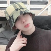 ً (@int0heeseung) 's Twitter Profile