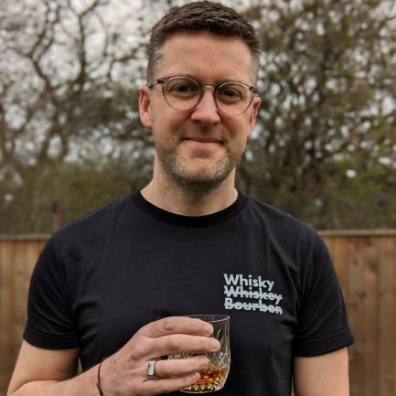 Whisky marketer | Social media marketer since '08 | Owner of WhiskyWear - whisky themed t-shirts - https://t.co/hVvR5OUztK | Host of Drinks Noise, listen 👇