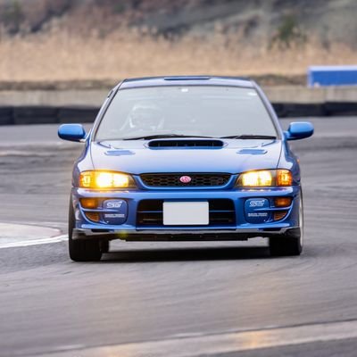 GC8インプレッサWRX STI ver.5
タイプRA LIMITED(563/1000)に乗ってます壊れます。
無言フォロー失礼します。