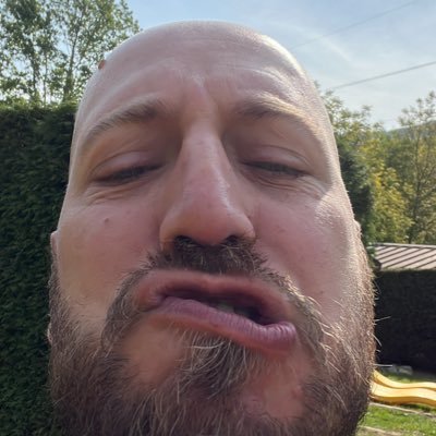 valeriotutna's profile picture. #Napoli #Milano #Torino Uè, come stai? Stanco