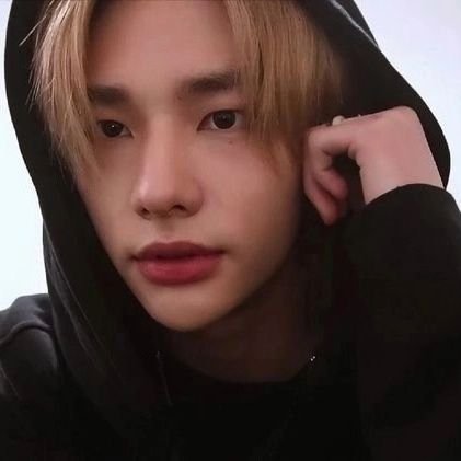 _lliyaa's profile picture. ~liya
(she/her)
