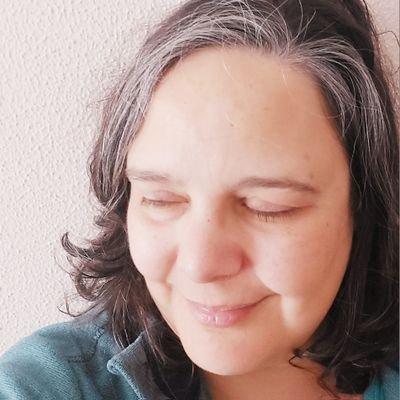 somnisdegos's profile picture. Pedagoga na procura do centro de gravidade permanente con amor polas ideas das cousas da xente. Leo de oído e coas mans. Gústame nadar e a psicoanálise.