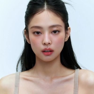 michiecrvnts's profile picture. 