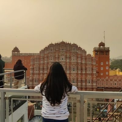 मर्यादा राम सी मोहब्बत श्याम सी 😇💙
bibliophile📚
rhymester
बस यूँ ही लिखने की कोशिश करती हूँ
कुछ अपना पागलपन कुछ उसकी यादे लिखती हूँ 💙