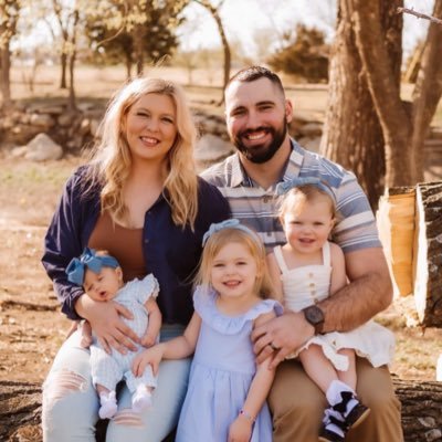 Butler CC and William Jewell alum. Retired 🏈 player. Football and Wrestling coach at Mulvane HS. Happily married and daddy to 3 girls! @BayLeeFenny #Skol