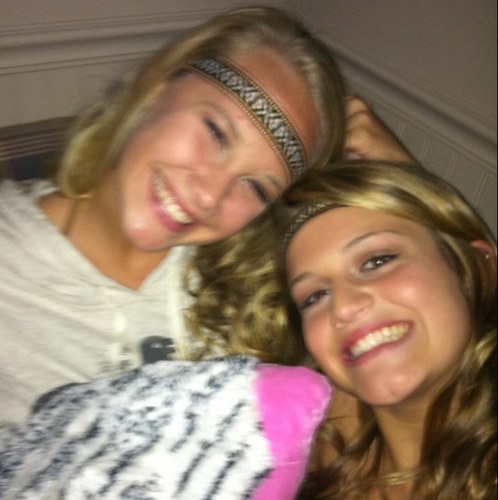 katieandcarly's profile picture. 