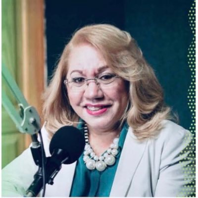 Maestra UAFAM, productora de radio, vivo en Jarabacoa, amante de: libros, comida sana y ejercicios. Máster en educación, Unetlántico España y Unini Puerto Rico.