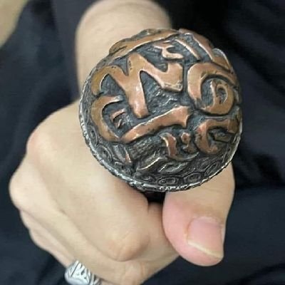 فواعجبا من جد هؤلاء في باطلهم،
وفشلكم في حقكم.
(أبو الحسن عليه السلام)