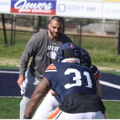 UT Martin Defensive Line Coach/ Recruiting Coordinator @UTM_FOOTBALL “Life’s most persistent and urgent question is, What are you doing for others”-MLK