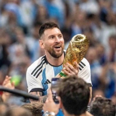 2naiif's profile picture. بين الحب والجمال ؟ هناك الاتحاد 💛