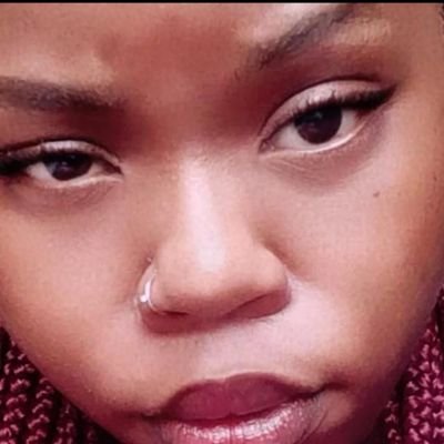 Francophonie Zulu-Swati. 2016 Certified lilac lieutenant💜
/We're all gonna die but not today/