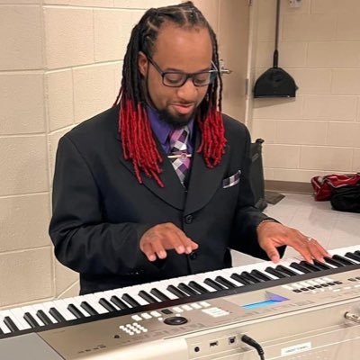 I live 4 J-E-S-U-S-C-H-R-I-S-T, I'm 33, I'm a Musician, & I am a Man Of God that is still striving for excellence!!!