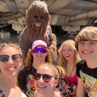 natalielarney's profile picture. 